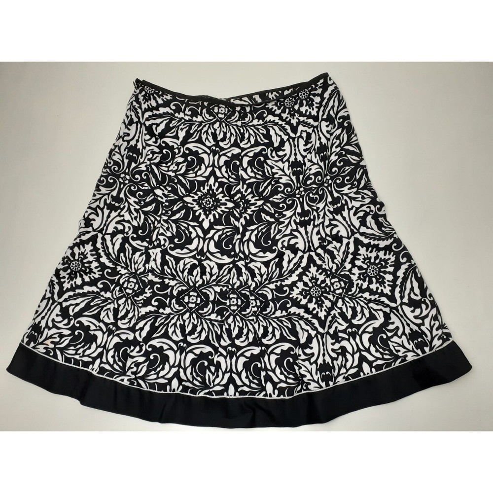 Ann Taylor Skirt Women's Size 8P Floral Black White Flare Pleated Lined